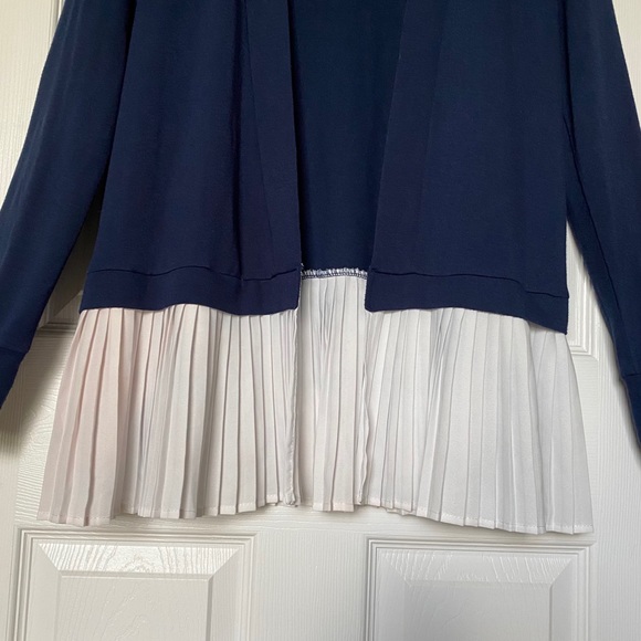 Bobeau navy pleated hem cardigan - Picture 3 of 10